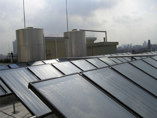 380㎡惠州工(gōng)廠(chǎng)太陽能(néng)熱(rè)水(shuǐ)器(qì)